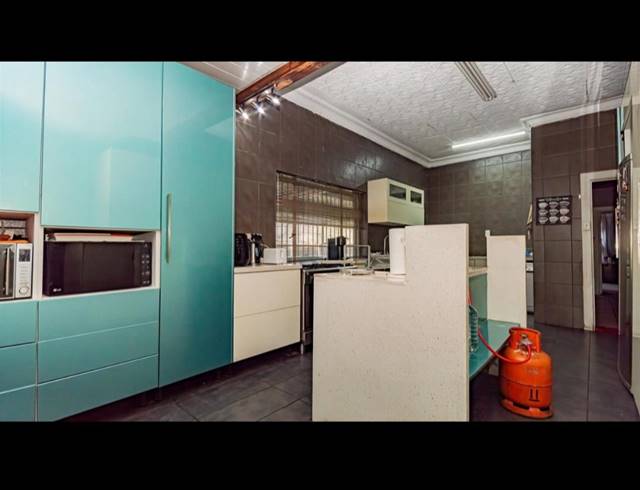 3 BEDROOM HOUSE FOR SALE IN DELVILLE